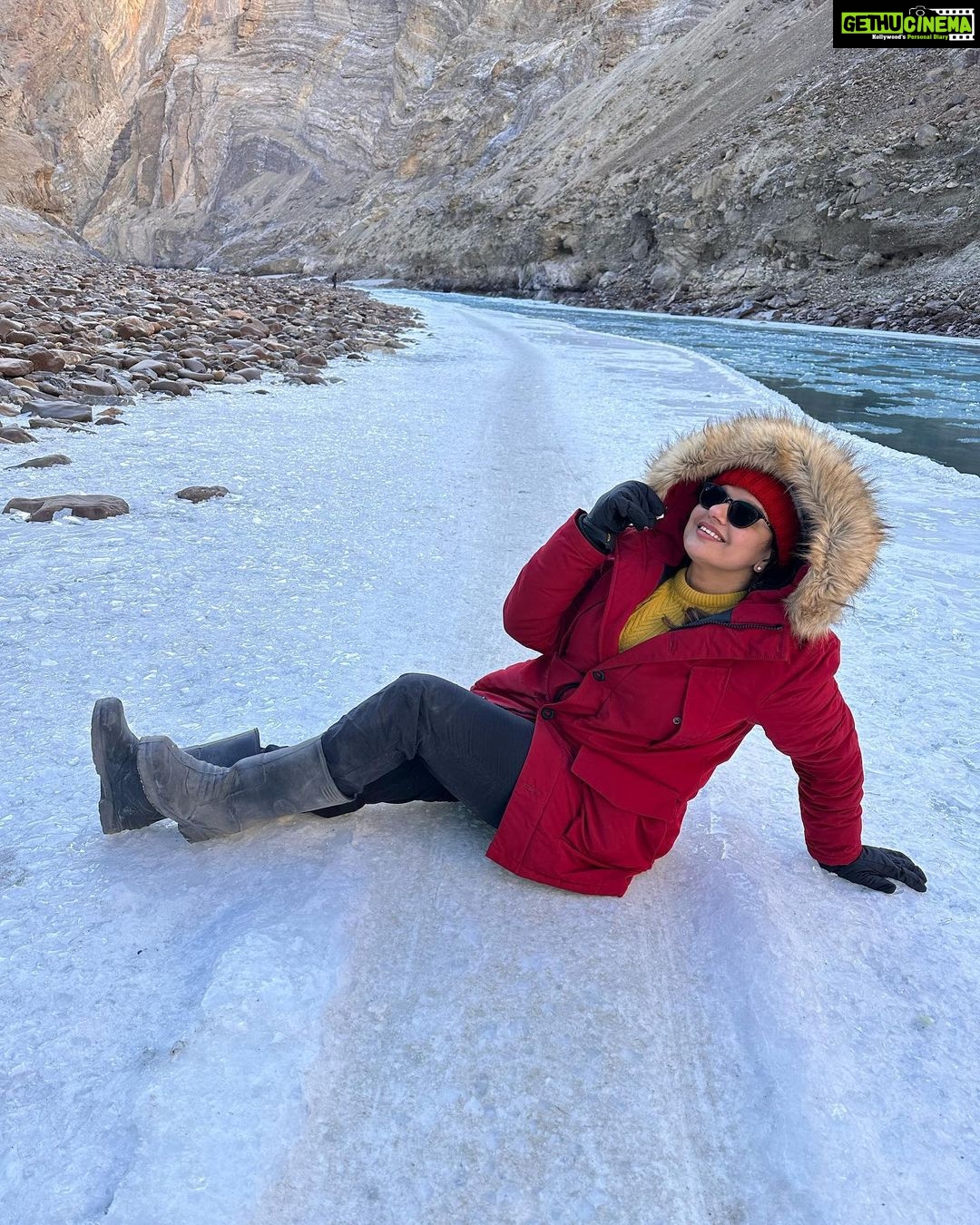 Madhu Sharma Instagram - Time has no holiday, dreams have no expiry date, life has no pause button…..live it,love it….... enjoy each and every moment of your life Tibb Cave