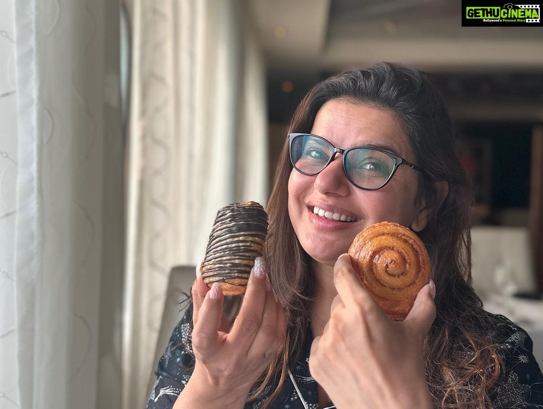 Madhu Sharma Instagram - Breakfast with my besties @ashviniijadhav and my darling ridhu Cordelia Cruises