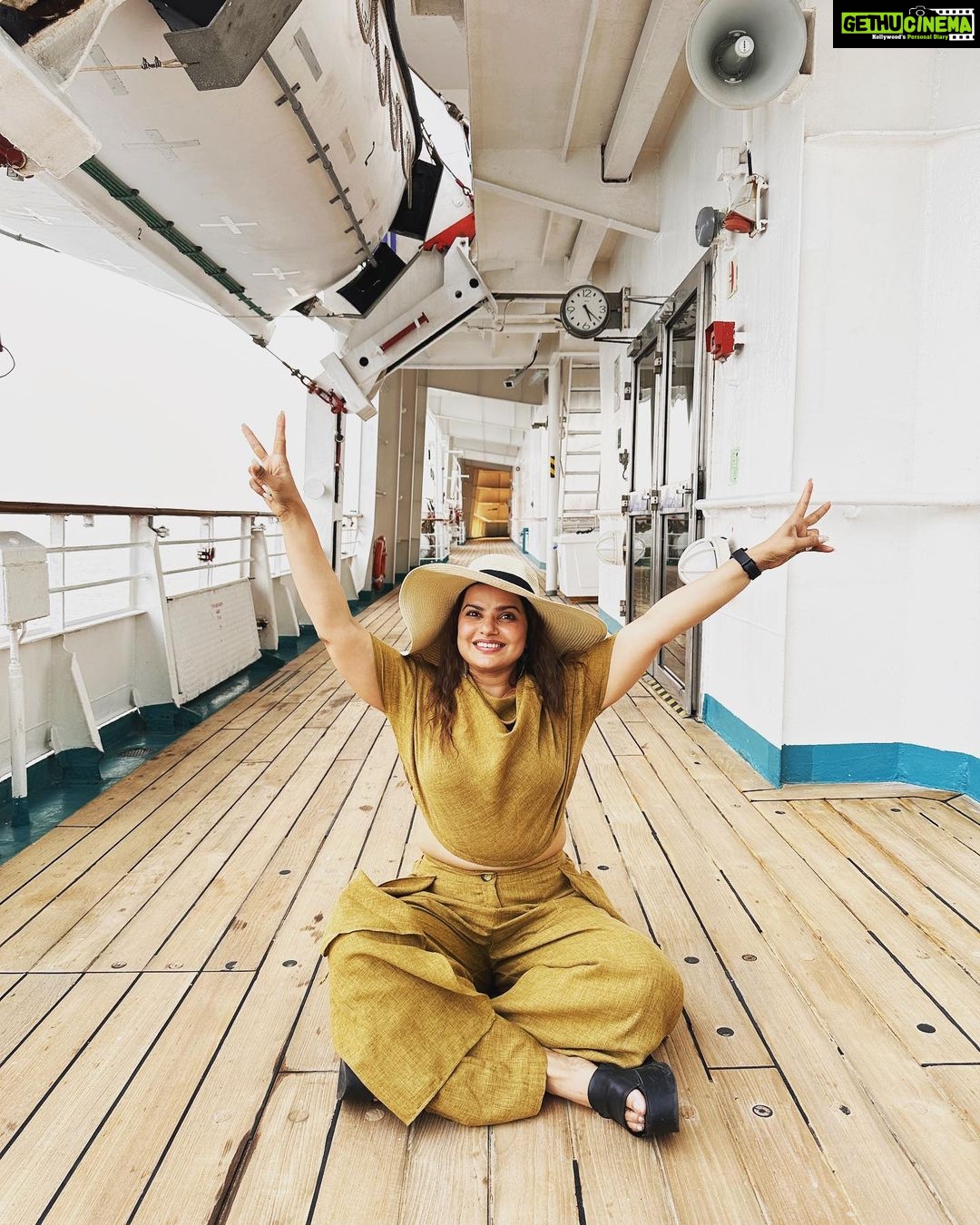 Madhu Sharma Instagram - "When life gives you happiness deficiency try adding vitamin sea to your travels..believe me it always works Cordelia Cruises