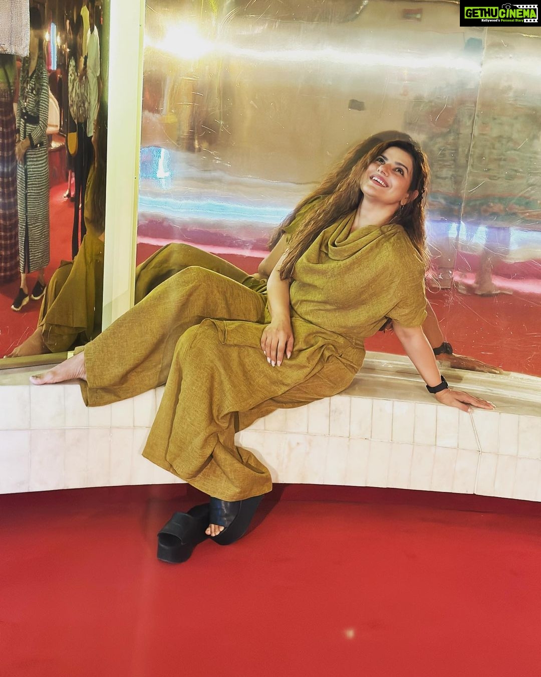 Madhu Sharma Instagram - "When life gives you happiness deficiency try adding vitamin sea to your travels..believe me it always works Cordelia Cruises