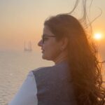 Madhu Sharma Instagram - Gud morning #morning #morningvibes #cruising #cordeliacruise #sunrise #reels #réel #reelkarofeelkaro #reelit #reelitfeelit