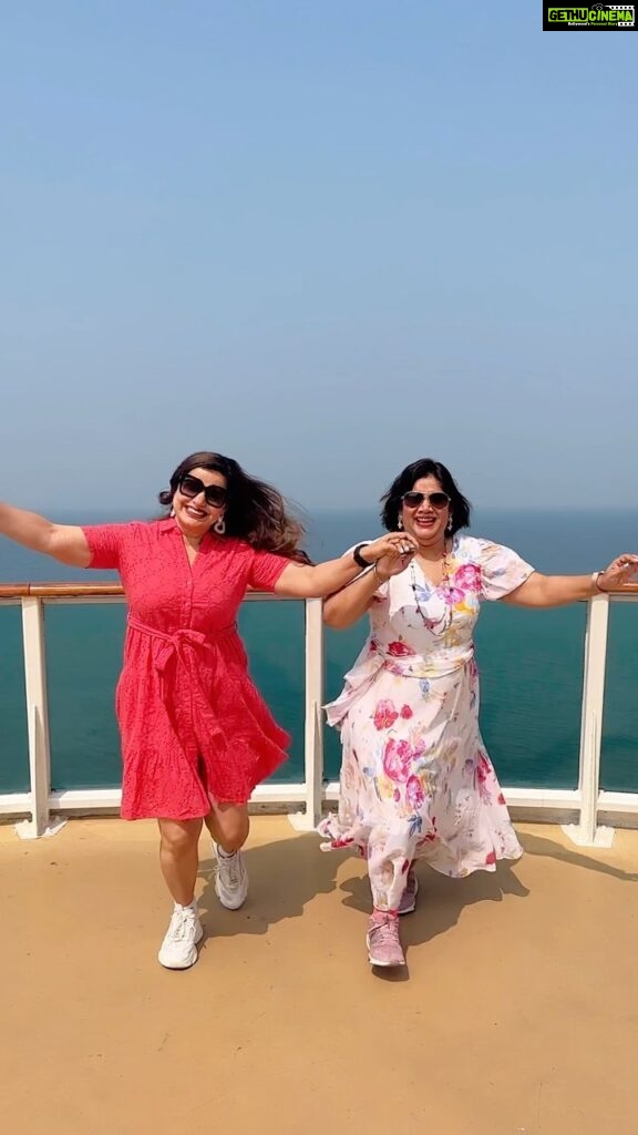 Madhu Sharma Instagram - Keep smiling, because life is a beautiful thing and there’s so much to smile about #smile #life #onelife #happy #cruising #cruise #ship #shiplife Cordelia Cruises