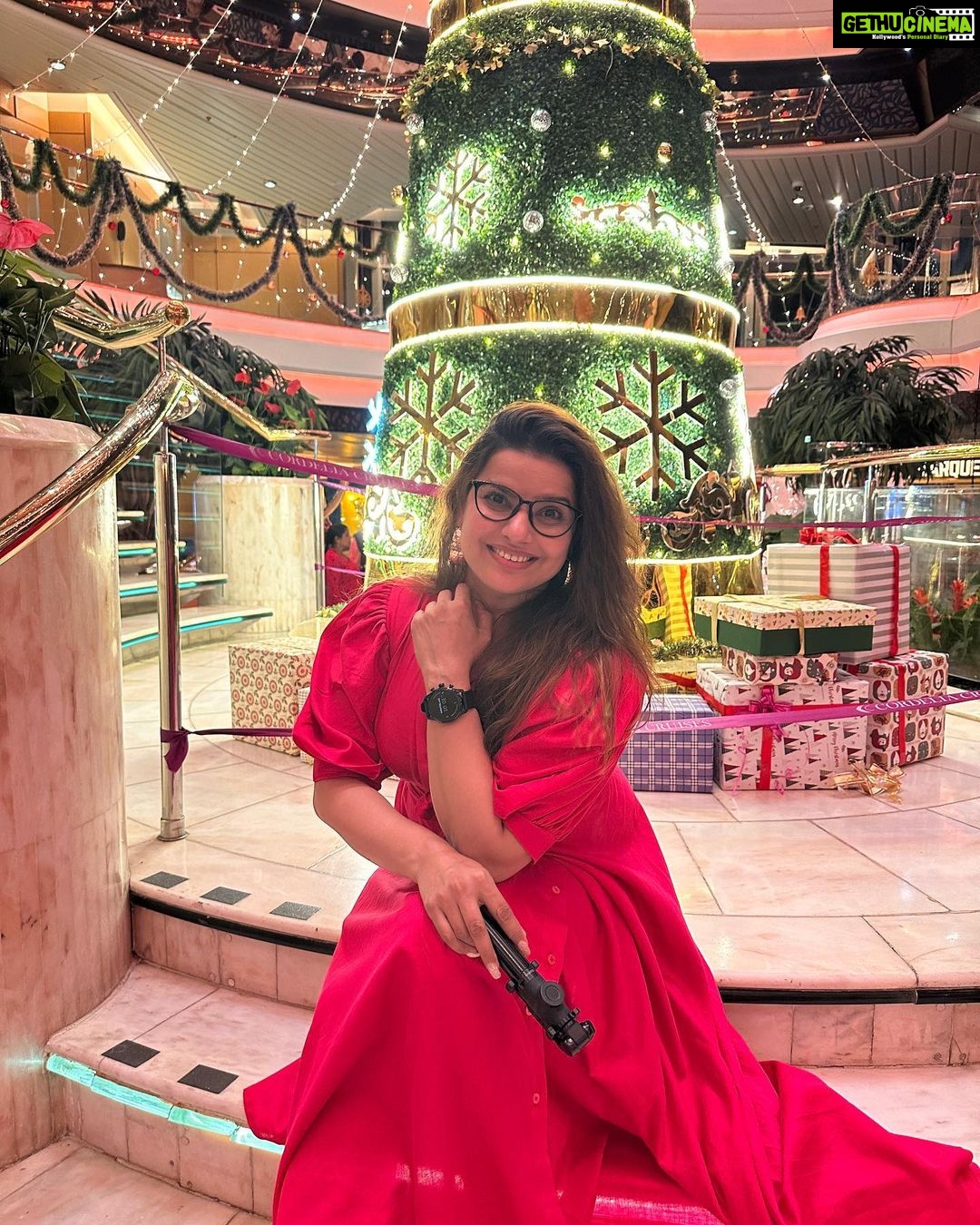 Madhu Sharma Instagram - "Dance with the waves,move with the sea. Let the rhythm of the water set your soul free.. Cordelia Cruises