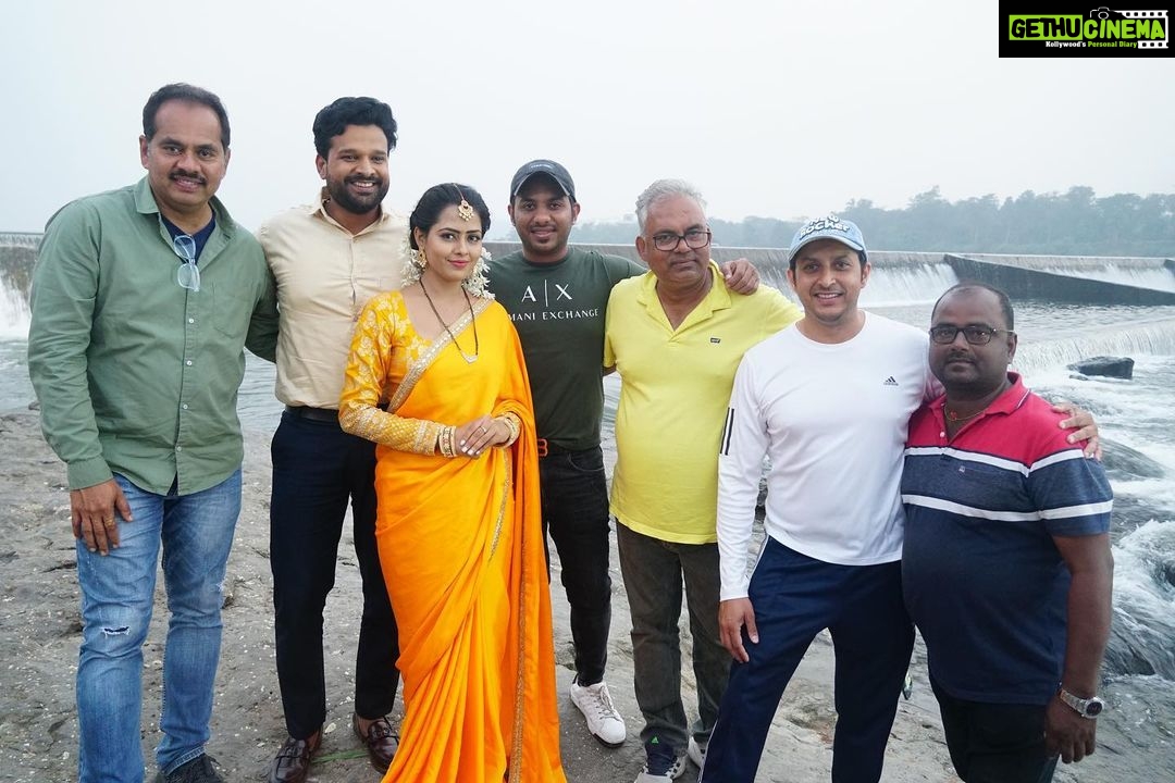 Madhu Sharma Instagram - BANDHAN TUTE NA - Filming Completed Banner - Madz Movies & Actual Movies Starcast - Ritesh Pandey, Richa Dixit, Sanjay Pandey, Anoop Arora, Sanjeev Mishra, Maya Yadav, Shraddha Naval, Rekha Singh, Neetika Jaiswal, Golu Tiwari, Aparna Singh, Bablu Khan, Uzair Khan, Anand Dwivedi Sultanpuri, Baby Shrishti… Produced by - Amar singh, Avinash rohra & Madhu Sharma Directed by - Dev Pandey Music director - Om Jha Dop - Vasu Editor - Gurjent Singh Choreographer - Kaanu Mukherjee Action Master - Dilip Yadav Story - Sabha Verma Costumes - Vidya Art Director - Raju Assocaite Director - Mukesh Tiwari E. P. - Rajkumar Kargwal (R.K.) Post Production - 3 Studio Cordelia Cruises