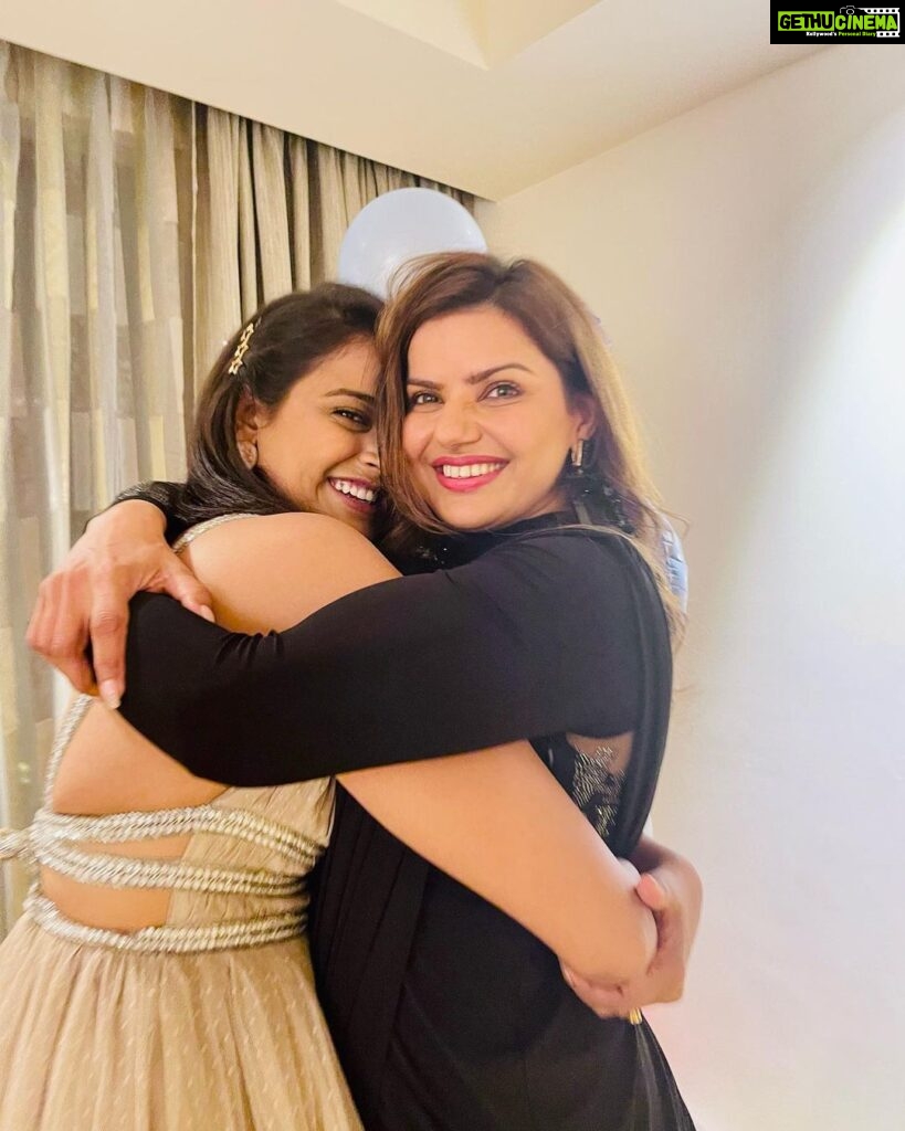Madhu Sharma Instagram - We may not speak to each other everyday but trust me MD, there’s nothing more comforting in the world than knowing that I have someone who I can call in the middle of the night and simply rant my worries away to. Happy birthday to an irreplaceable person, thank you for being by my side throughout all my life’s dramas, for accepting my weirdness & loving me anyway. I love you, fairy god sister❤️🌍