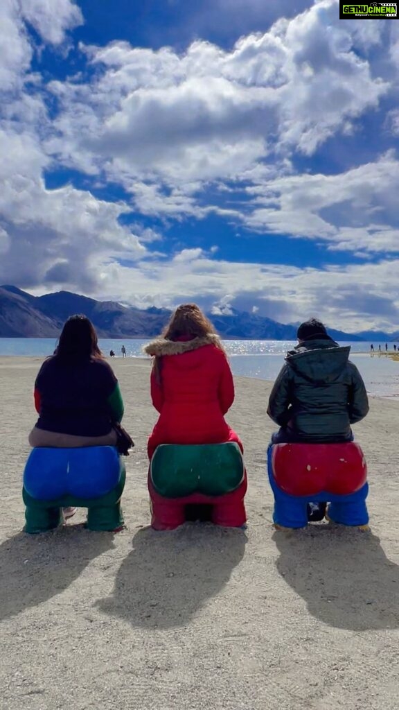 Madhu Sharma Instagram - All is well #ree #reels #reelsinstagram #reelsindia #reelsvideo #reelitfeelit #reef2reef #reelkarofeelkaro #reelkarofeelkaro❤ #viral #viralvideos #viralreels #viralpost #3idiots #pangonglake #leh #ladakh #ladakhtrip #nubra #nubravalley #happy #happiness #happyme #explore #explorepage✨ #exploremore