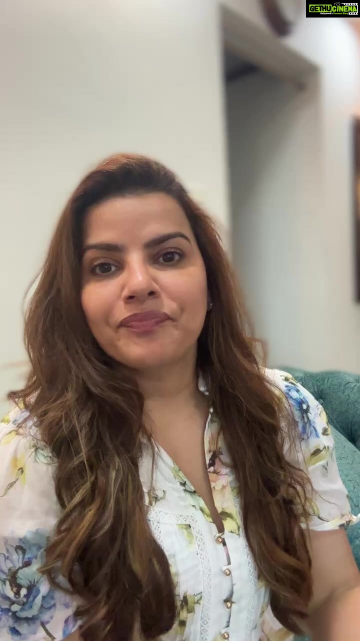 Madhu Sharma Instagram - Live session of TU TU MAIN MAIN @yaminisingh_official @ritesh_pandey_official @vikrant8235 @humanuragmishra @avinash.rohra @madzmovies