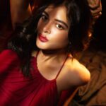 Madhumita Sarcar Instagram - सितारों में ले चलूँ😌🥀🌶️ . . . @abhinaskarphotography @sahababusona @makeupartist__deepak @tamashreeroy