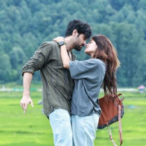 Madhumita Sarcar Instagram - তুমি… না আমি?❤️🙈 #KeProthomKachheEshechi @shieladitya_official @vikramchatterje @darshanabanik @suvendas @auditiva.synthesia #innovativefilms #pradeepchakravorty