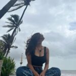 Madhumita Sarcar Instagram - Just living…🌏🧿 #nofilter