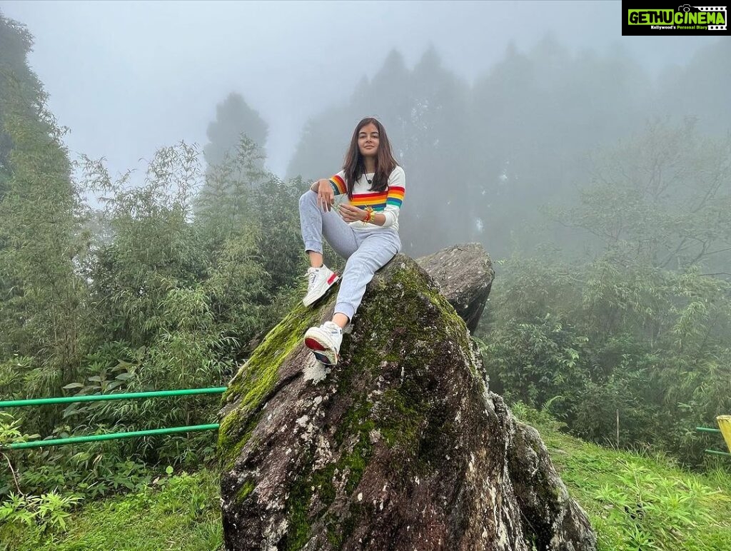 Madhumita Sarcar Instagram - Life is all about collecting memories, preserving the best ones🏔️🌏🧿