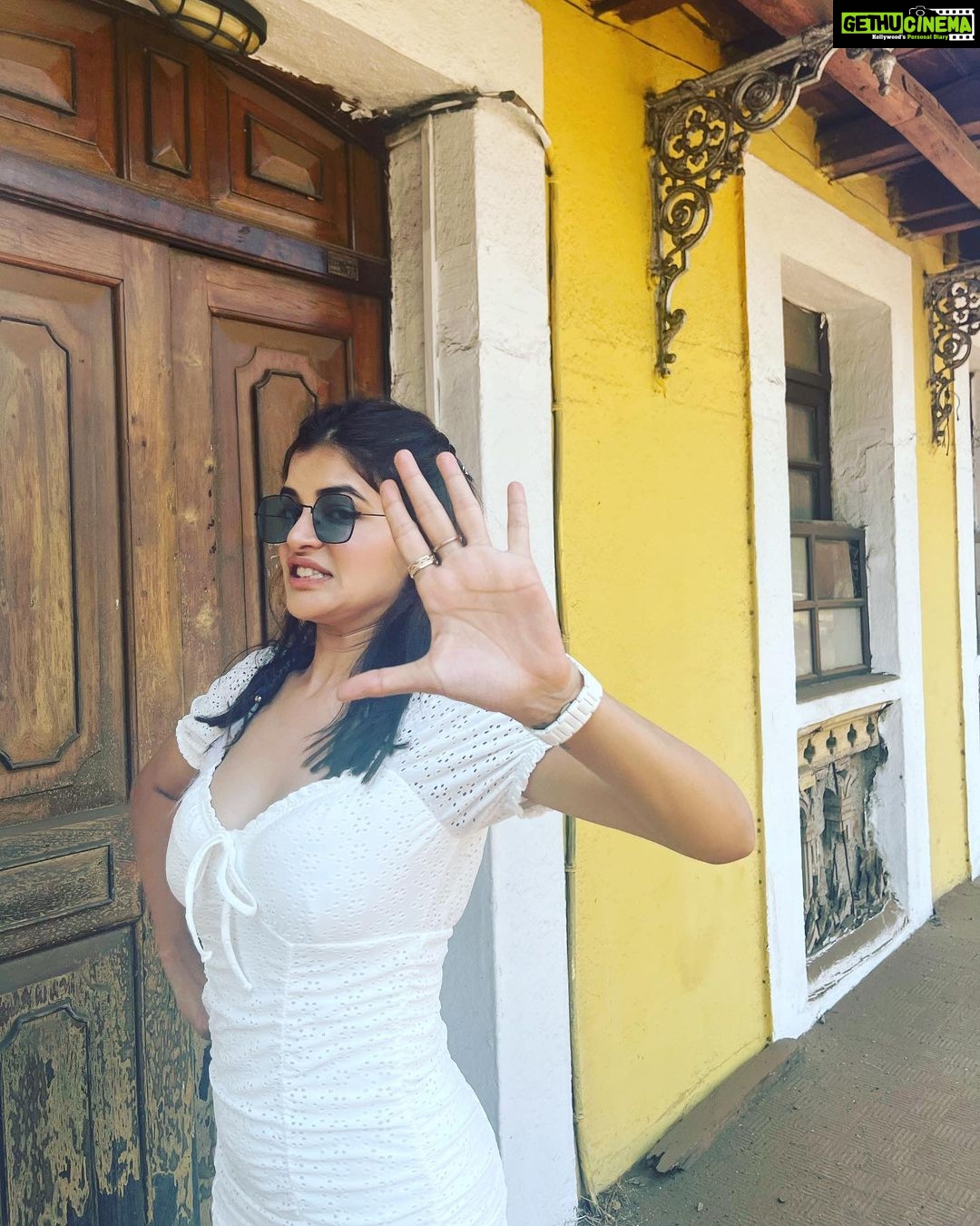 Madhumita Sarcar Instagram - Somewhere someone somehow someway … someday