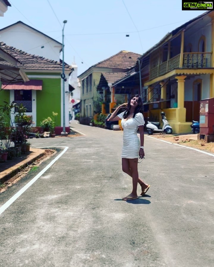 Madhumita Sarcar Instagram - Somewhere someone somehow someway … someday
