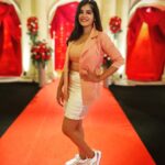 Madhumita Sarcar Instagram - In between shoot... #adshoot #bts #story