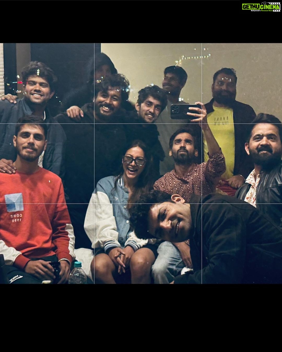 Madhurima Roy Instagram - I’ll look back and my heart only smiles for this one. Bunch of most beautiful and heartwarming people coming together to make a film, ever so special. This will always feel like a warm hug 🤗 ‘Shalimar aur Main’ the title but now feels like ‘Shalimar aur Hum’❤️ Thank you to each one of you in knitting this special one together, it’s a wrap for now 💫 Bhimtal Utrakhand