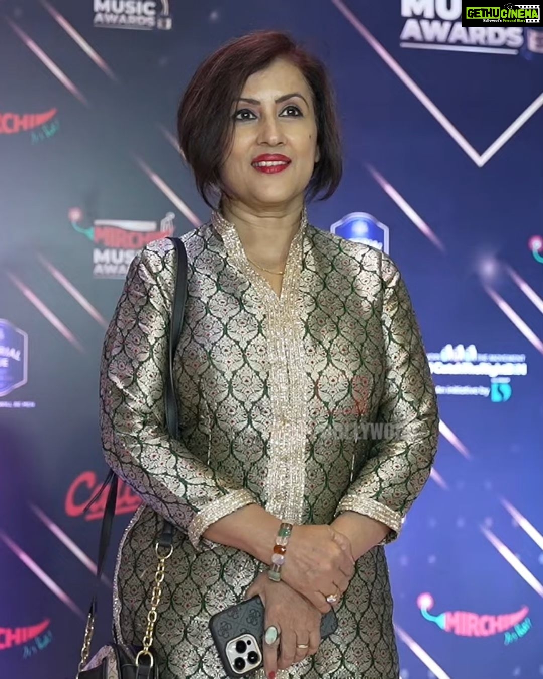 Madhushree Instagram - The absolute Nightingale and one of the esteemed Jury members @madhushreemusic ji at @mirchiplus #MirchiMusicAwards . β€πβ€πβ€π . . . #madhushreebhattacharya #madhushree #awardceremony #grandjury #mallipoo #MadhushreeSingsMallipoo Taj Hotel, Mumbai