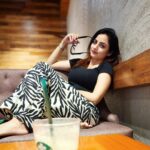 Madirakshi Mundle Instagram - Embrace your uniqueness and let your natural beauty flourish. 🌟 #Starbucks #mumbai