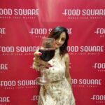 Madirakshi Mundle Instagram - Life through a rose tinted looking glass 🍷 🥂 Badhaiya mere dost @abhayvakil01 Tasty food! @foodsquareindia
