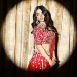Mahima Makwana Instagram - Played showstopper at the Bombay Times Fashion week for @chhedajewellers Wearing - @nehalsheth104 Makeup - @divyashetty_ Hairstylist- @ruchithakur.5 Photographer- @amey_ghatge