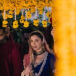 Mahira Khan Instagram - Right before we were heading down.. Asim put a whole string of motias on my arm.. just because.. he is Asim and I’m his mahiru.. forever InshAllah 💜 Mehndi 💜 29.09.23