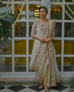 Mahira Khan Instagram - My mother had one wish… to start the wedding with a dua. My beautiful Ama, who is in a wheel chair - one would think she can’t do much - but really, she can do everything and anything. She sat and managed the decoration downstairs, the table, the moving around of furniture anddd she was ready dot on time.. 🤍 

Alhumdulillah for our parents.

Later on that day, my childhood girlfriends  had a mayun for me 🥹🫶

Alhumdulillah for friends I can call my sisters. 

P.S I took a bud of the motia and put it in my baali before going down.. for my Nani and Dadi. 💛

16.09.23