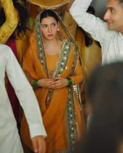 Mahira Khan Instagram - My mother had one wish… to start the wedding with a dua. My beautiful Ama, who is in a wheel chair - one would think she can’t do much - but really, she can do everything and anything. She sat and managed the decoration downstairs, the table, the moving around of furniture anddd she was ready dot on time.. 🤍 

Alhumdulillah for our parents.

Later on that day, my childhood girlfriends  had a mayun for me 🥹🫶

Alhumdulillah for friends I can call my sisters. 

P.S I took a bud of the motia and put it in my baali before going down.. for my Nani and Dadi. 💛

16.09.23