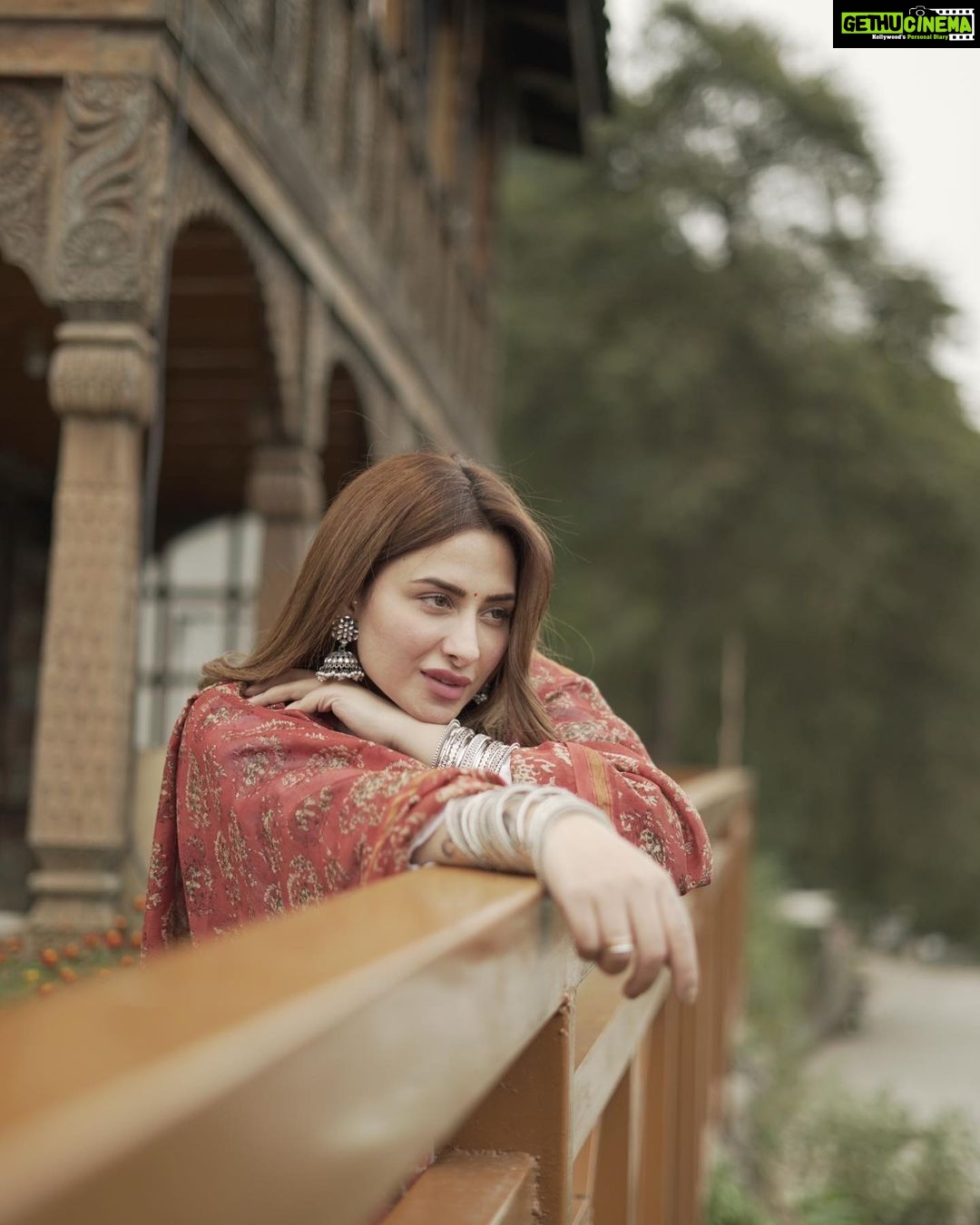 Mahira Sharma - 0.9 Million Likes - Pahadon Mein ā¤ļø