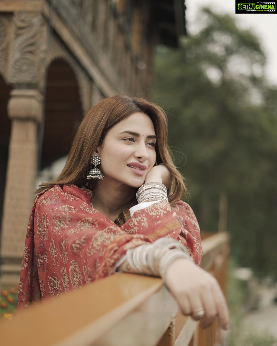 Mahira Sharma - 0.9 Million Likes - Pahadon Mein ā¤ļø
