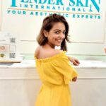 Maira Doshi Instagram - @dr.soniatekchandani and the whole team at @tenderskininternational thank you for being so so amazing ❤️❤️❤️❤️ you’ve all my heart and my skin feels so alive ❤️ #HairSolution #HairAndSkin #TenderSkinClinic