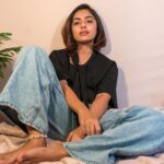 Maira Doshi Instagram - What a strange power there’s in clothing. #RetroVibe #LoveForBaggyClothes #MairaDoshi #BetweenTheShoot #NewHair #ShortHairCut #BobCut
