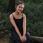 Maira Doshi Instagram - Re wearing is caring. #MairaDoshi #Shveth #Founder #SustainableLiving #SustainableFashion #EcoFriendlyFashion Shot by: @karanmehta_photography