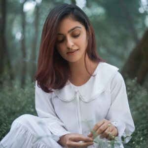 Maira Doshi Instagram - 36 months of hard-work, neck-deep research and blazing passion.
Proudly launching ‘SHVETH’ - A wardrobe of high quality sustainable wears, for minimalist and millenials. @shvethcare

#Shveth #newbeginnings