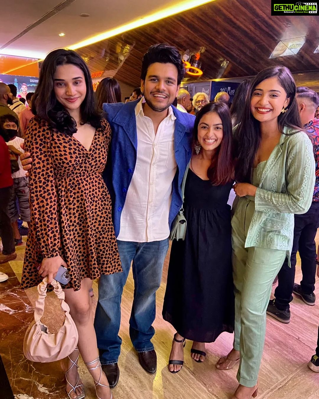 Maira Doshi Instagram - #KehvatlalPariwar Premier! What a beautiful film and stunning performances by favorites! @shraddhadangar_official @bhavyagandhi97, you guys are bunch of talents, so proud ❤️ Beautifully directed by @director_vipul_mehta