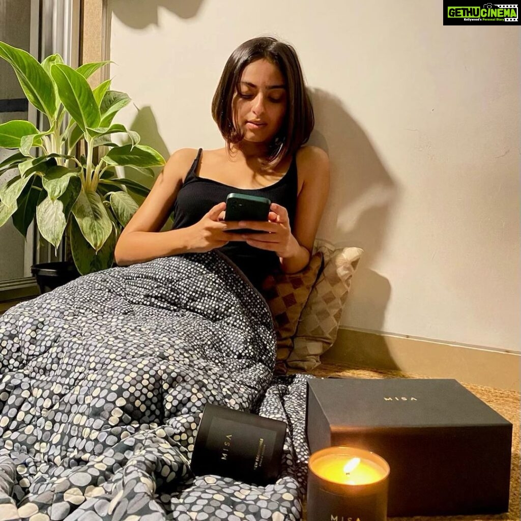 Maira Doshi Instagram - Shine like sparkles, glow like candles! Discovered this delightful assortment of scented candles and gifts at @misa_candles Their gorgeous candles smell absolutely divine and are perfect for setting up the festive mood. #FragranceLover #Candles #EveningMood #ScentedCandle #Misa