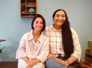 Maira Doshi Instagram - De-tox Ayurveda sessions with this super amazing Dr @drarti.ayurveda @roley_tm 

The main aim for me to do an ayurvedic detox session was to eliminate toxins from the body and restore balance.

During my ayurvedic detox session, I was examined by doctor Aarti who determined my dosha or my body type. Based on my dosha, a personalized treatment plan was created for me which had included a combination of dietary changes, herbal supplements, massage, and other Ayurvedic therapies.

The course (called VIRECHAN) helped me to improve my overall health and well-being. It released toxins from my body, promoted relaxation, boosted my immune system, and improved skin and hair health.

It’s now my favorite place for skin and hair.

PS: Look at her gorgeous hair, isn’t it longer than rapunzel ? ;) 

Thank you @drarti.ayurveda @roley_tm 
for giving me a lovely experience. :)

Cheers!