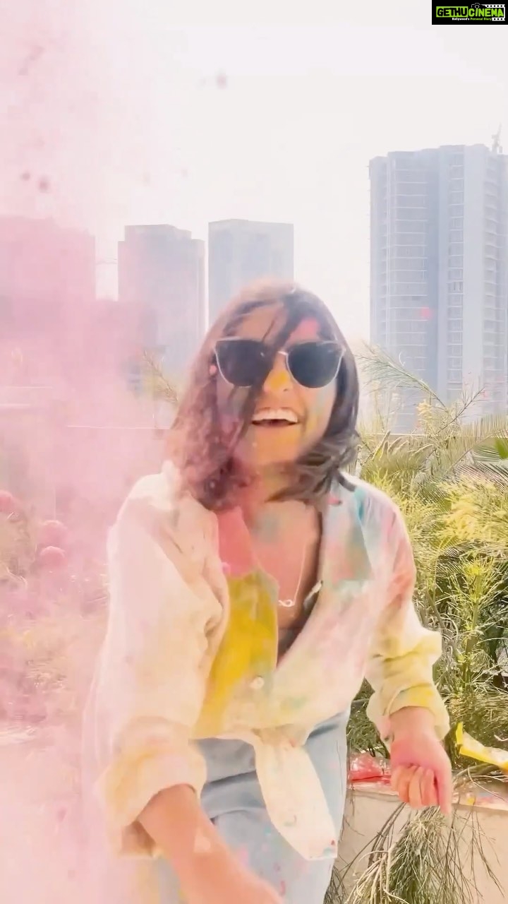 Maira Doshi Instagram - Geared up for Holi with HOLIstic self-care essentials by @kimirica.shop🎉✨ My top recommendations for Pre & Post Play rituals👇 ✔️SPF 50+, PA+++ Glow Sunscreen ✔️100% Natural Coconut Oil ✔️Purifying Face Wash ✔️Rice Powder Body Scrub P.S.: I really loved their After Sun Lotion… it literally instantly cools, hydrates & soothes my color-exposed irritated skin, and treats sunburns too🫶🏻 Enjoy the festival of colors, worry-free with KIMIRICA! #Kimirica #HOLIsticare #Holi2023 #selfcare Shot and Edit by: @ayu.agnihotri