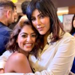 Maira Doshi Instagram – That was it ❤️ 
#AllMains
Ignore my teeth, I ate lipstick ;) 
@wardakhannadiadwala you’ve my heart ❤️ ❤️❤️

#SatyaPremKiKatha #PremierNight