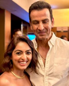 Maira Doshi Instagram - That was it ❤️ 
#AllMains
Ignore my teeth, I ate lipstick ;) 
@wardakhannadiadwala you’ve my heart ❤️ ❤️❤️

#SatyaPremKiKatha #PremierNight