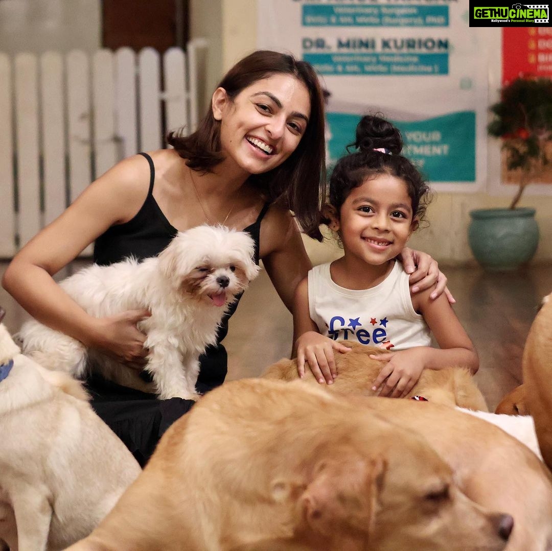 Maira Doshi Instagram - This little one entered my life nearly five years ago, and she has grown up so much! One who never fails to brighten my day! My lil therapist, brings me all the joy in the world when she calls me ‘Fi’ (Bua) ❤️❤️❤️