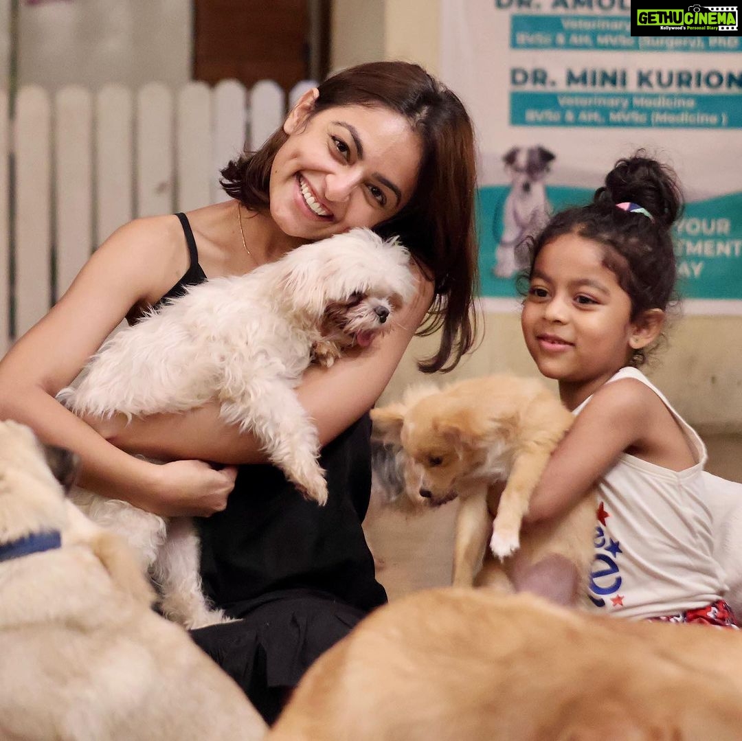 Maira Doshi Instagram - This little one entered my life nearly five years ago, and she has grown up so much! One who never fails to brighten my day! My lil therapist, brings me all the joy in the world when she calls me ‘Fi’ (Bua) ❤️❤️❤️