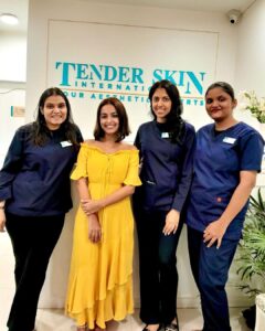 Maira Doshi Instagram - @dr.soniatekchandani and the whole team at @tenderskininternational thank you for being so so amazing ❤️❤️❤️❤️ you’ve all my heart and my skin feels so alive ❤️

#HairSolution #HairAndSkin #TenderSkinClinic