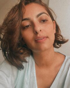 Maira Doshi Instagram - A lil more obsessed with messy hair 😛