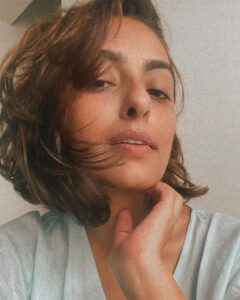 Maira Doshi Instagram - A lil more obsessed with messy hair 😛