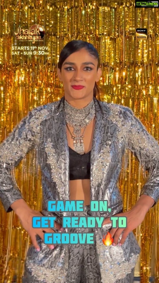 Malaika Arora Instagram - Aapne taakat dekhi thi, ab dance dekhoge. Lekin uske pehle hum aapka dance dekhna chahte hai. Are you ready for the #HookedOnJhalak challenge? Tag @sonytvofficial and use the hashtag #HookedOnJhalak and #JhalakDikhhlaJaa so we can see your moves. Dekhiye 11th Nov se #JhalakDikhhlaJaa, Sat-Sun raat 9:30 sirf #SonyEntertainmentTelevision par. @malaikaaroraofficial @sangeetaphogat57 @farahkhankunder @arshad_warsi #NewShow #JhalakDikhhlaJaaOnSonyTV