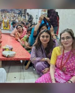 Malavika Instagram - Amidst the ethereal flames of the Bhasma Aarti at Mahakaleshwar, my soul found serenity. 🙌🔥 #bhasmaaartibliss #mahakaldarshan #ujjain #mahakaleshwar🙏🏼♥️