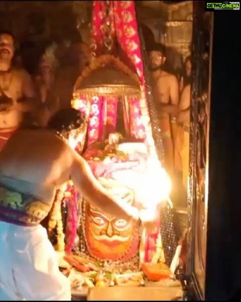 Malavika Instagram - Amidst the ethereal flames of the Bhasma Aarti at Mahakaleshwar, my soul found serenity. 🙌🔥 #bhasmaaartibliss #mahakaldarshan #ujjain #mahakaleshwar🙏🏼♥ Mahakaleshwar Jyotirlinga