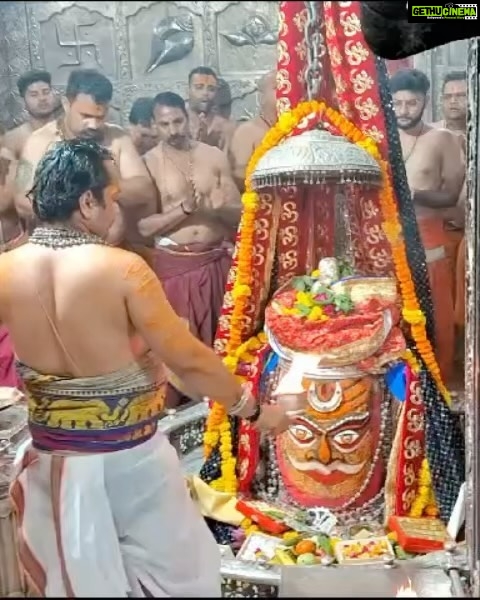 Malavika Instagram - Amidst the ethereal flames of the Bhasma Aarti at Mahakaleshwar, my soul found serenity. 🙌🔥 #bhasmaaartibliss #mahakaldarshan #ujjain #mahakaleshwar🙏🏼♥️ Mahakaleshwar Jyotirlinga