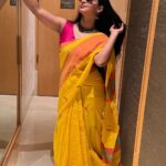 Malavika Krishnadas Instagram - Story upgraded to post 😂😎 . PC: Amma ❤️ . #desigirl #sareelove #delhi #delhidiaries #dilli The Roseate New Delhi
