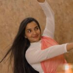 Malavika Krishnadas Instagram – Dance is my passion, no doubt about that but the sweat that comes along after hours of practice is inevitable. But thanks to @rexona.in for keeping me fresh all day long even through the hectic dance days!🌸

#AD #RexonaIndia #RexonaRollOn #ShowerFreshAllDay #72HourProtection #TISTmedia