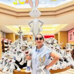 Malavika Krishnadas Instagram – Twinning with my childhood friend’s army 🐇 
Do I look similar ?😎😂
.
@warnerbrosindia @looneytunes Warner Bros. World Abu Dhabi